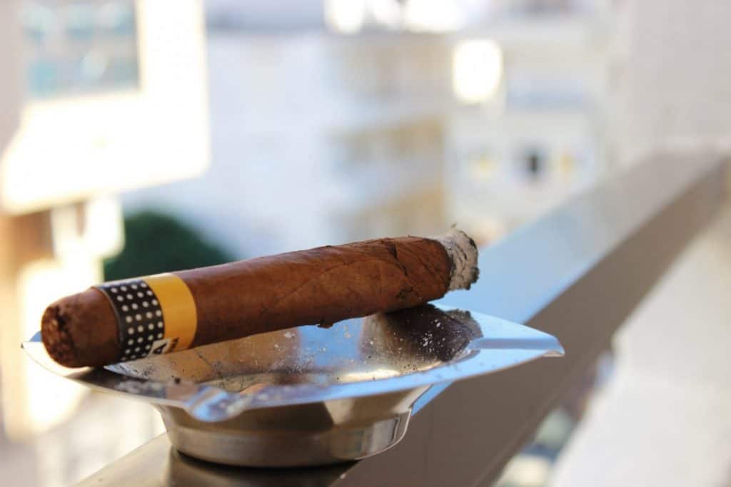 Best Purifier for Cigar Smokers - Cigar Air Purifier Guide